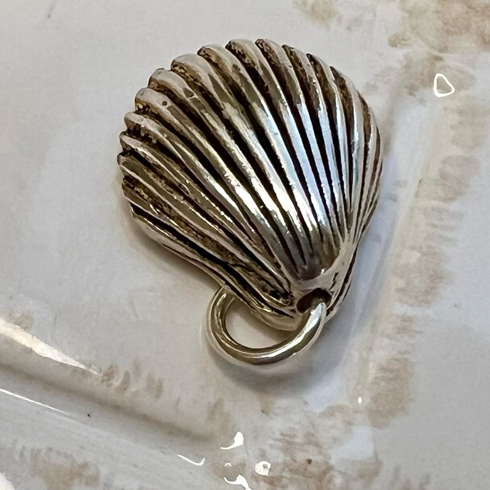Vintage Scallop Shell Charm Pendant – 925 Sterling Silver – Nautical Beach - Picture 3 of 5